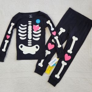 🆕️ Carter's Glow in the dark Skeleton PJ's